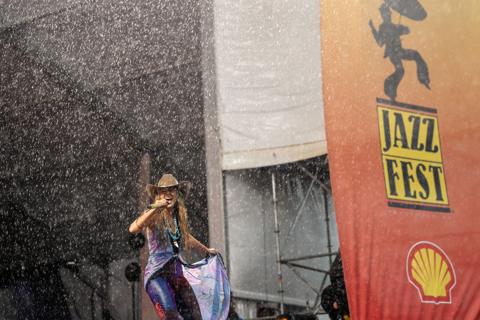 Fest fans — shine on. 

📷 : @douglasscottmason, @davidbrendanhall, @katielarocc