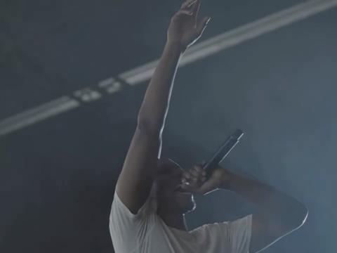 All rise for the UK national anthem.
@officialgiggs is home.
Video: @zerotwen