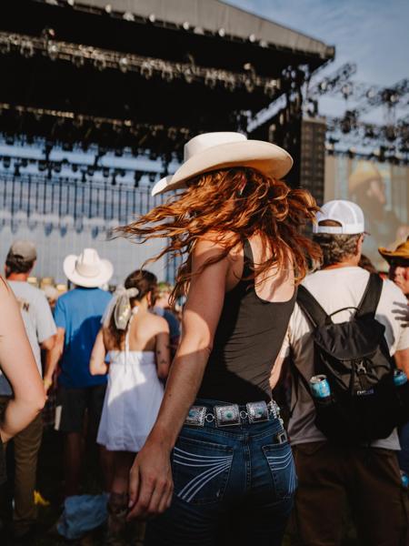 Sunshine, good people, and a lot lot of country music ๐๐ธ