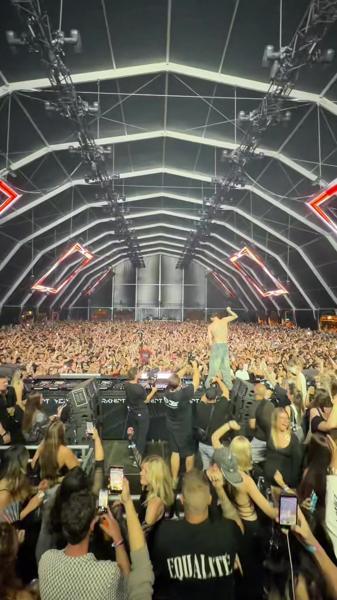 Just wait for the second drop… 🤯 @Fantasm #verknipt #festival #fantasm #techno 