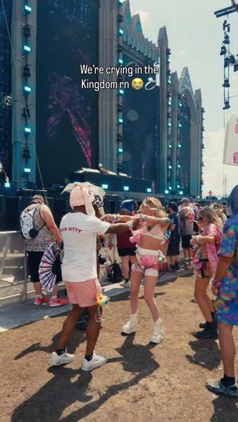 It was love at first bass drop 💍
