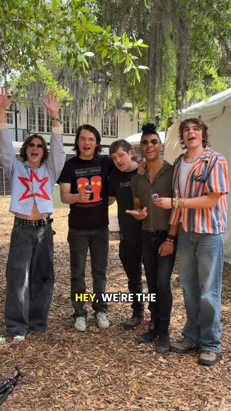 @therunaroundsband have arrived 🚌 make sure to check out their set on the Edist