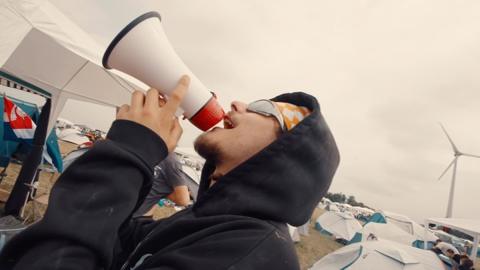 J5 DÉJÀ 🥹
Le camping de Dour n’a pas fini de vibrer !!

🎥 @laboule.co @thomasd
