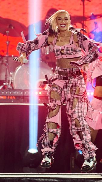 @gwenstefani // July 18 // Ottawa, ON
@rbc Stage
๐ฝ @motionbymike
#ottawablues