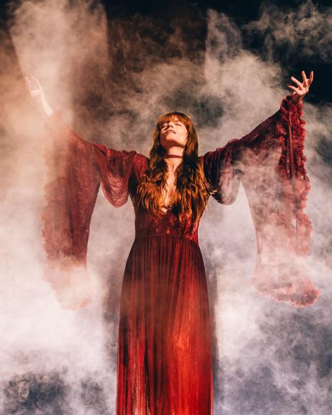 Never let me go, @florence 🌹 Divina, mágica, brilhante e sempre que desce ao Pa