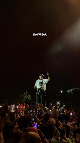 @twenty one pilots performing Rawfear at #rockwerchter! #twentyonepilots #rawfea