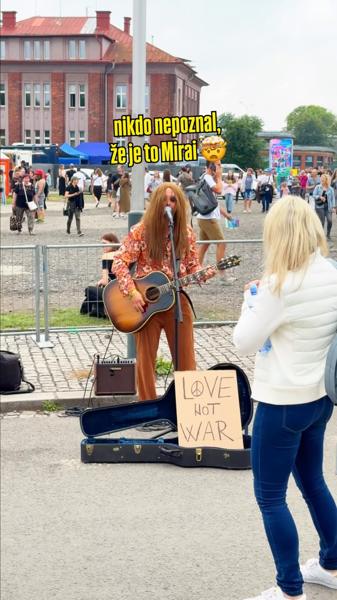 @mirainavratil se potřeboval rozezpívat před večerním koncertem 🥸💛