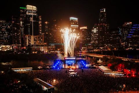 Cheers to a magical night at Auditorium Shores ✨🥂

📸 @helloisandrewphoto