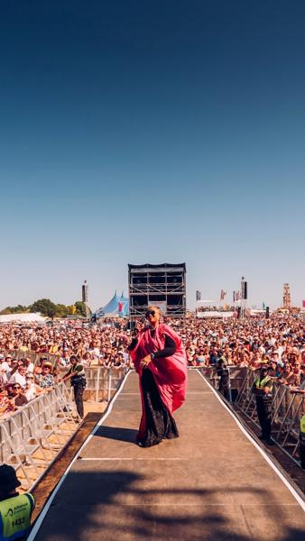 10,000’s of people singing Dreams with @gabrielleuk 🙌

What a moment 🕺🏻 #Boog