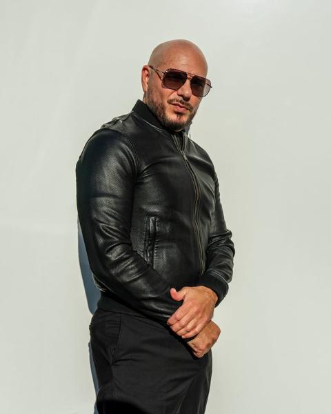 Legenden er landet โ og Pitbull VรLTER lige nu hele Tinderbox๐จโ๐ฆฒ๐
Der er ga