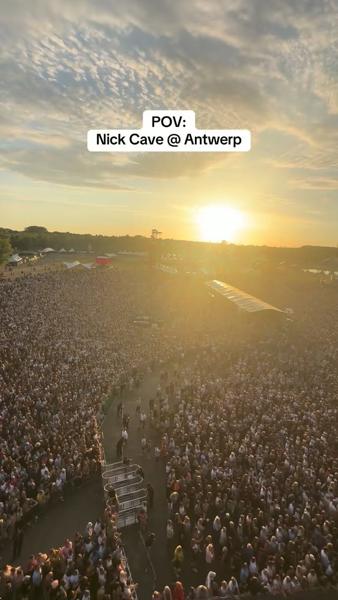 Sunset 🤝 Nick Cave & The Bad Seeds 🤝 Middenvijver Park, Antwerp

#nickcave #li