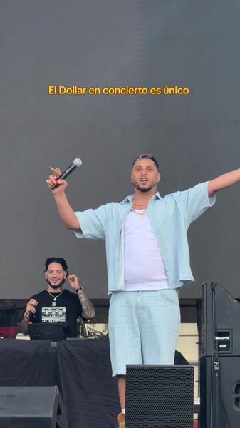 El Dollar en concierto es único🙌🏼

@Dollar Selmouni #viñarock #villarobledo #v
