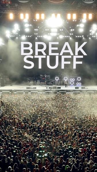 Y llegó el momento más esperado de la noche… Break Stuff 🔥
LIMP BIZKIT
🎥 @i