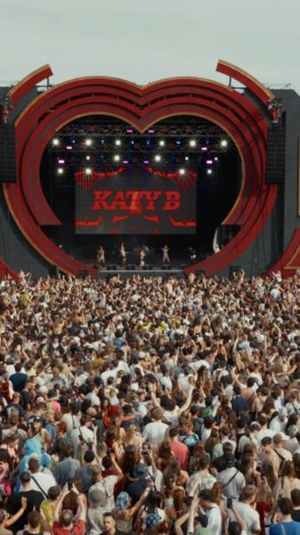 One for the books at The Love Saves Stage with @katyb earlier in the glorious af