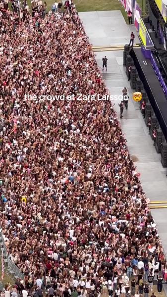 Summer Not Over yet ๐ฅฐ #lollaberlin #essence #zaralarsson