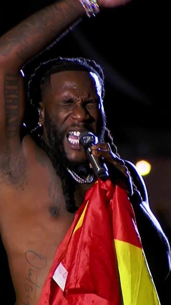 THE GIANT DELIVERED. ๐ฆ๐ฅ
Burna Boy took over the LIT Stage and reminded us exac