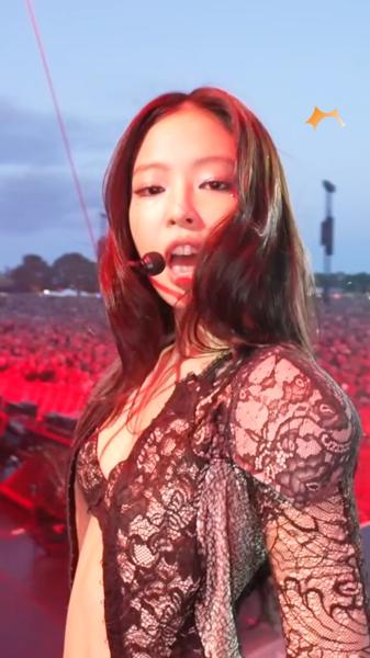 JENNIE making her-story🤟🧡 Who else got 'em obsessed like JENNIE? 👀