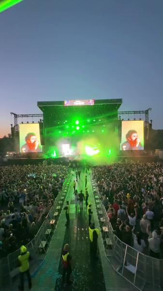 Our Saturday night headliner @Kasabian 🔥🔥

@Pepsi UK 