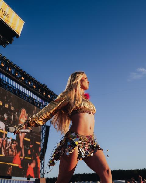 Zara Larsson! ☀️ A never-ending midnight suuuuuuuuuun. 
Przeżyć to przy open’ero