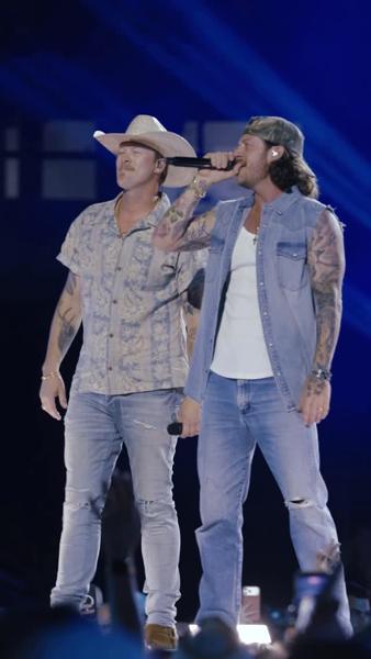 no you weren’t dreaming, FGL is back in action 🔥

#CMAfest presented by @SoFi