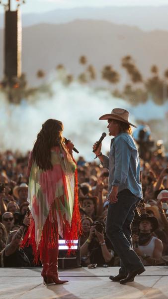 @ellalangleymusic 🤝 @theovon 

Watch the @amazonmusic livestream, only on @prim