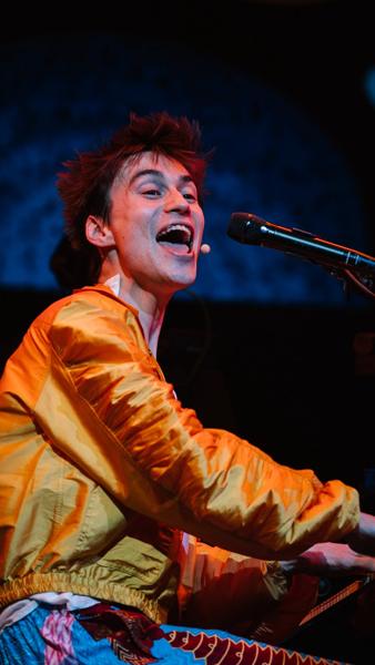 The moment we have been waiting for 🧡 @jacobcollier