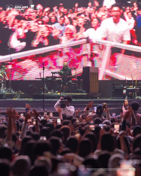 Jakarta, we are so lucky to witness Daniel Caesar not only being an exceptional