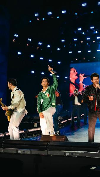 nuestro yo adolescente no esta soportando!!🥹 LOSS AMAMOS JONAS BROTHERS❤️️❤️️❤️
